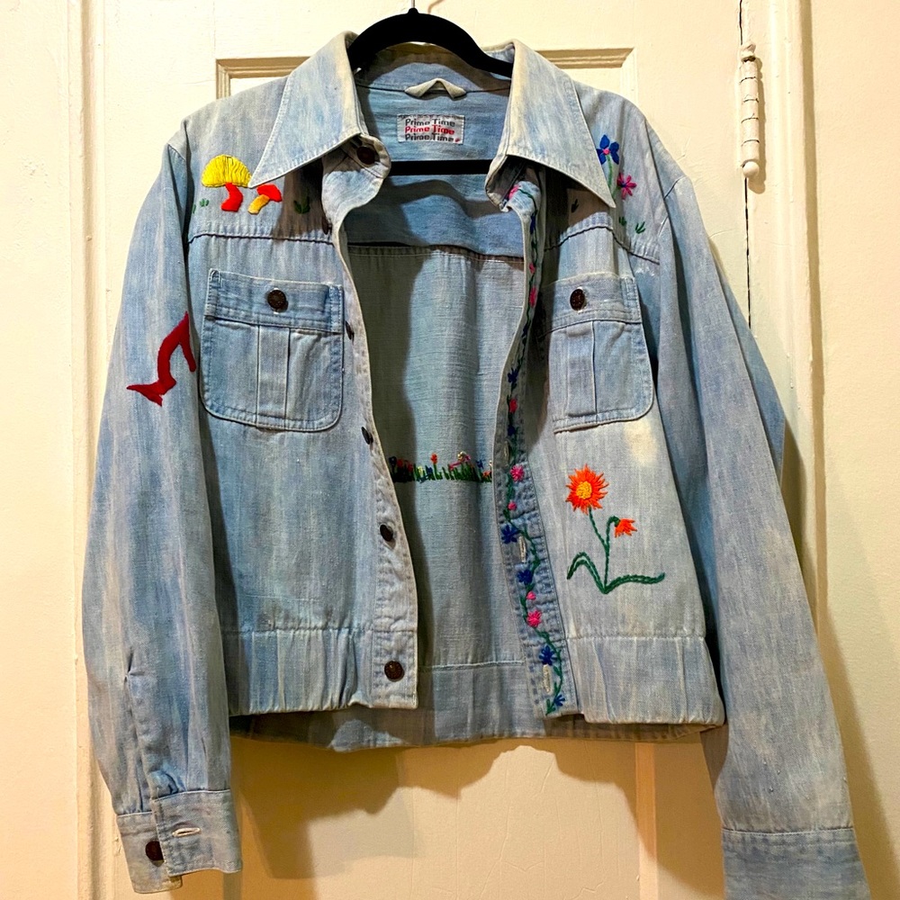 Vintage denim jacket w embroidery